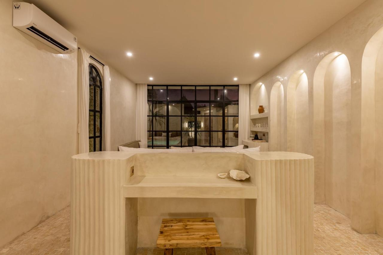 Luxe & Unique Honeymoon Bocami Suites- 2 By Azure Kerobokan Extérieur photo