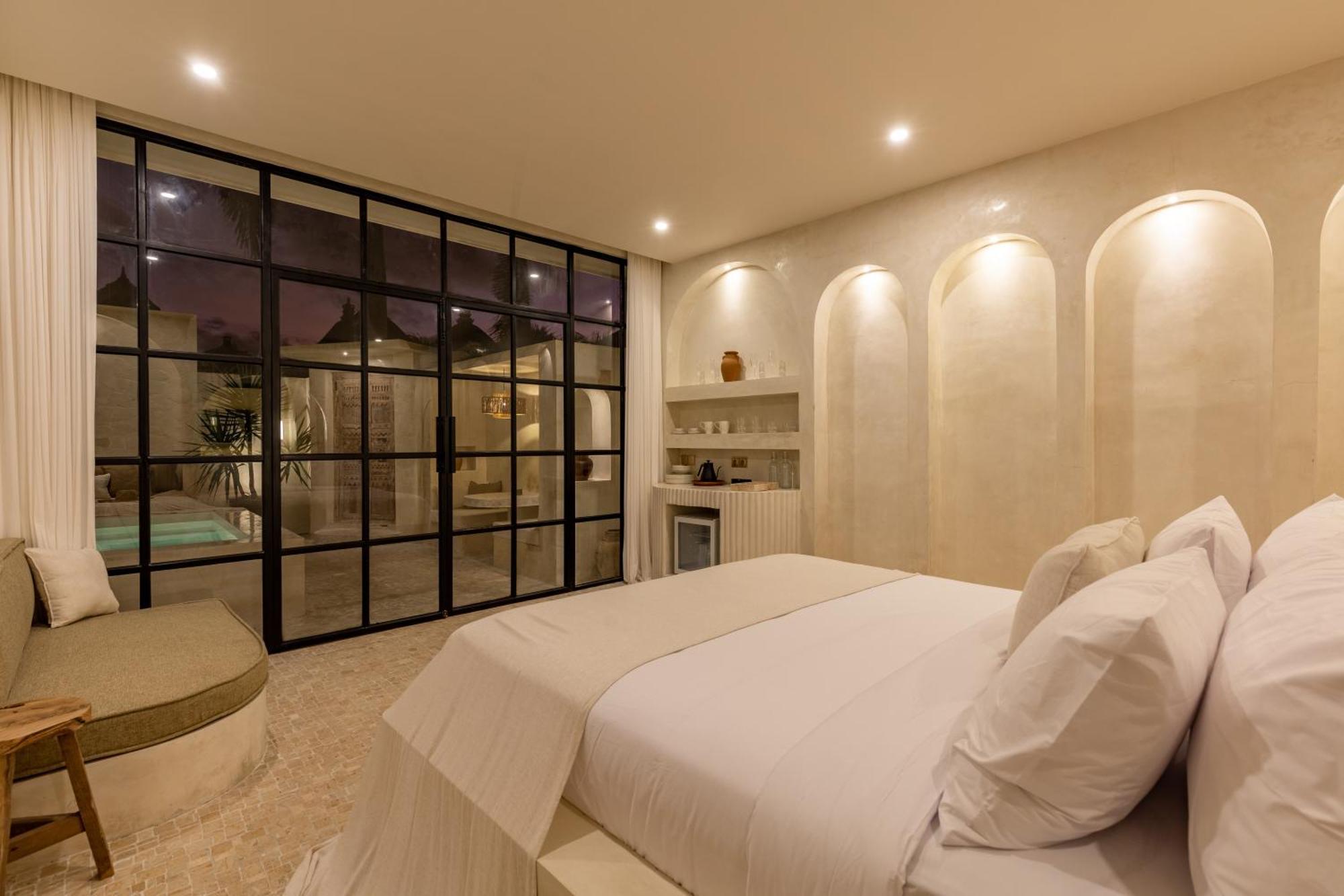 Luxe & Unique Honeymoon Bocami Suites- 2 By Azure Kerobokan Extérieur photo